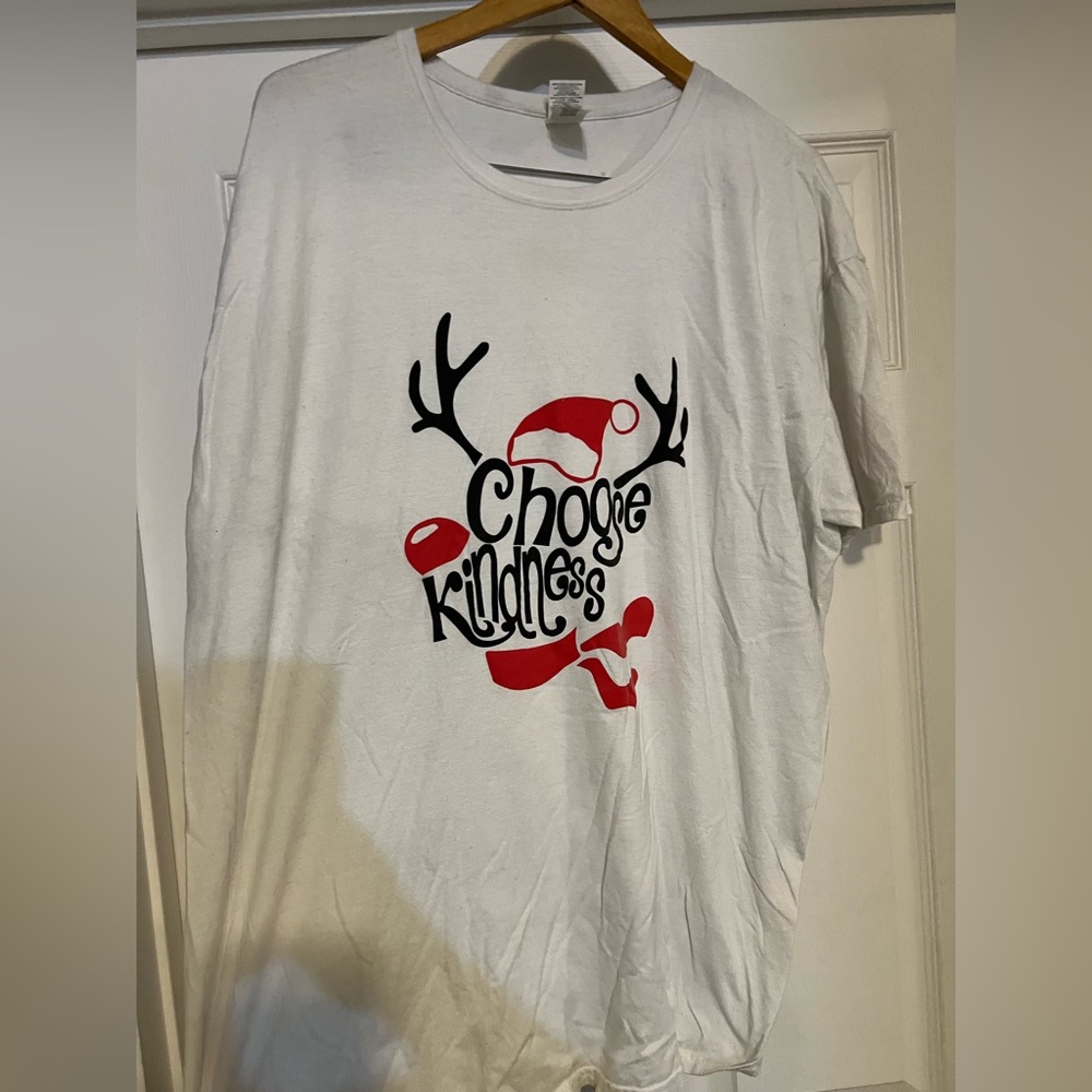 3X Gildan White Tee with Red and Black Design